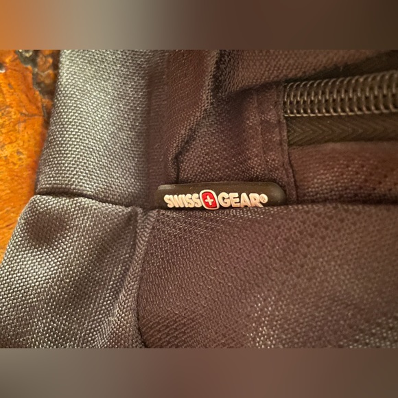 NEW MINT & UNUSED “SWISS GEAR” NYLON 20” DUFFLE GYM & TRAVEL BAG SWISS ARMY BAG - Picture 6 of 14